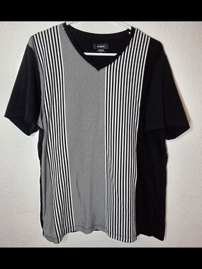 Alfani Men's Black & White Vertical Stripe V-Neck Tee